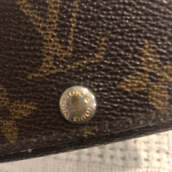 Authentic LOUIS VUITTON M69517 Monogram Multicle 4 Key (missing 2 key chain - Picture 10 of 12